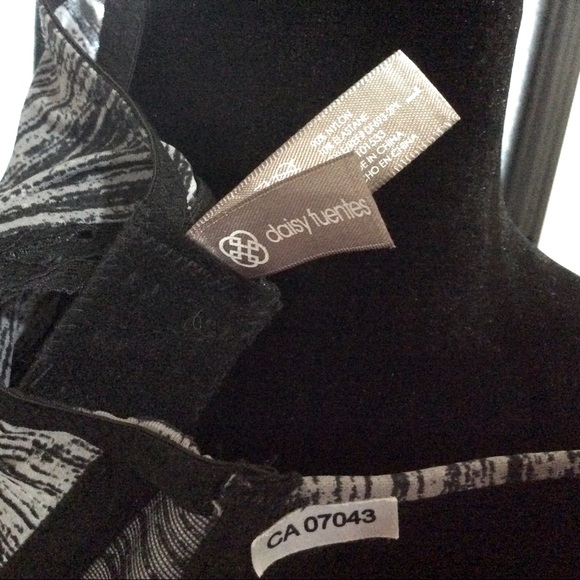 NWT Daisy Fuentes wire-free bra - Picture 6 of 6